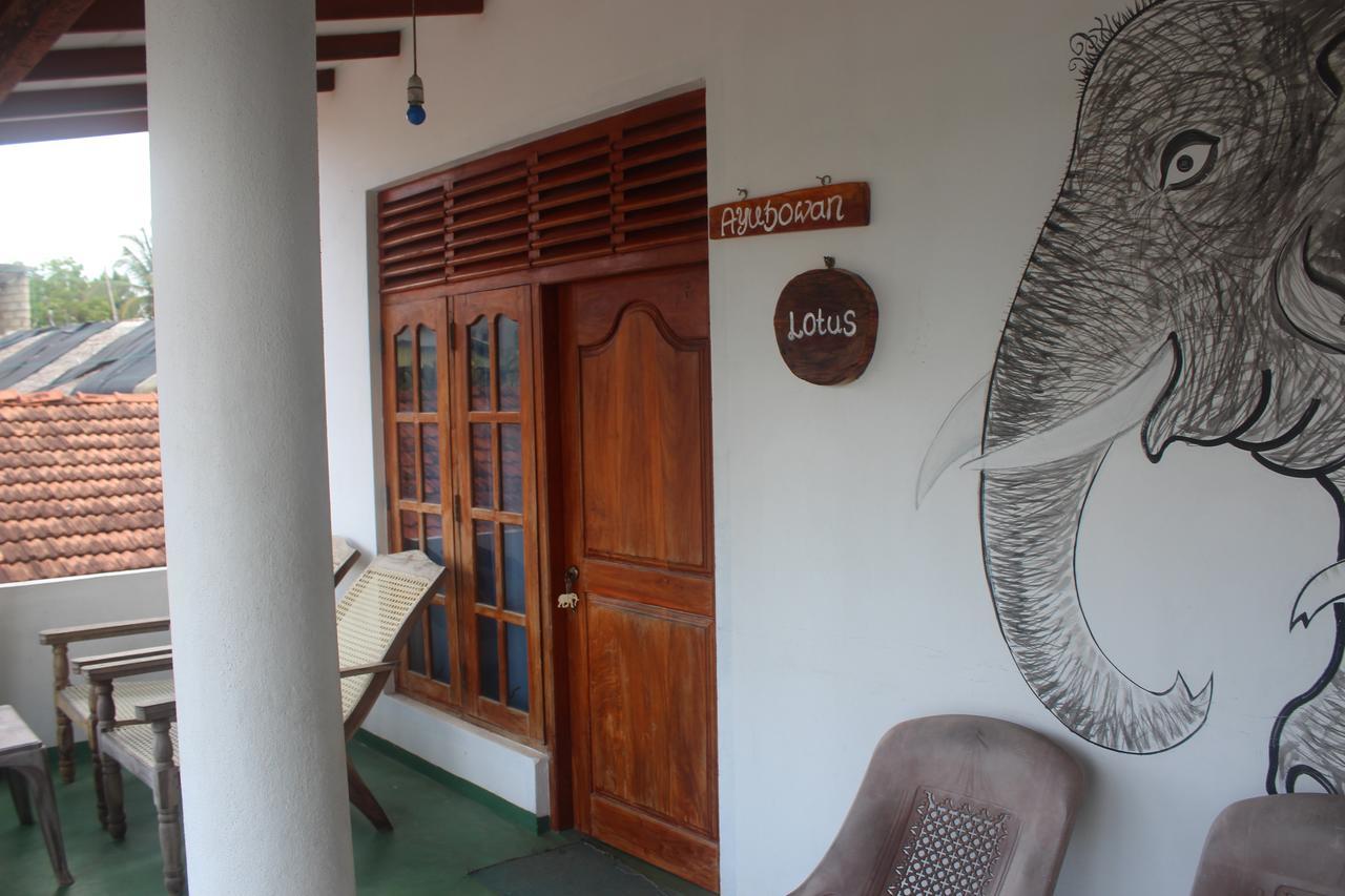 Julie Guest House Tangalle Exterior foto