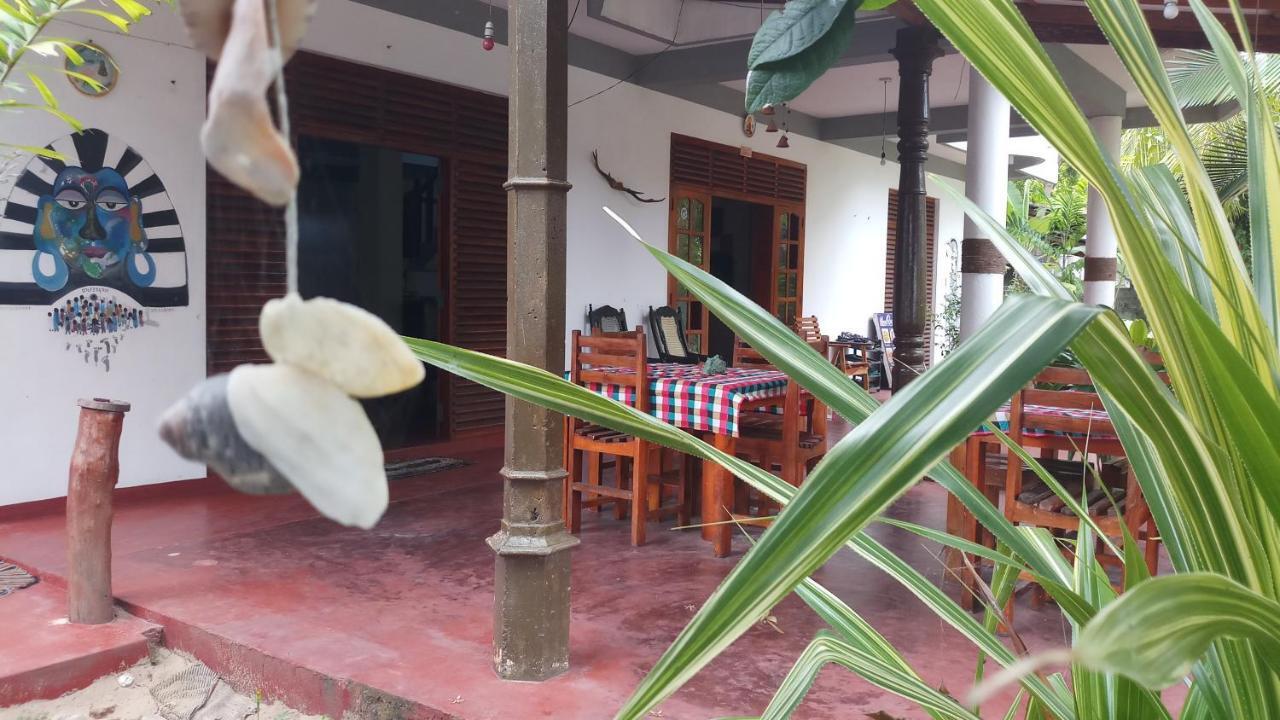 Julie Guest House Tangalle Exterior foto
