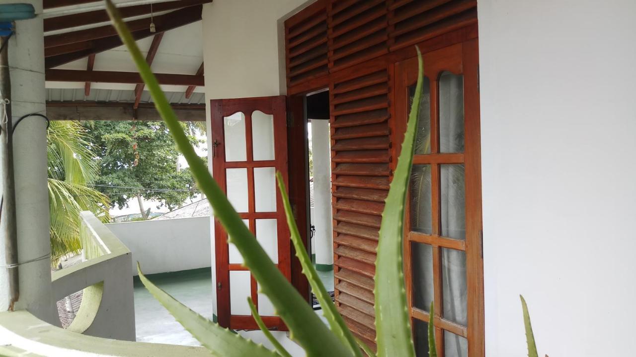 Julie Guest House Tangalle Exterior foto