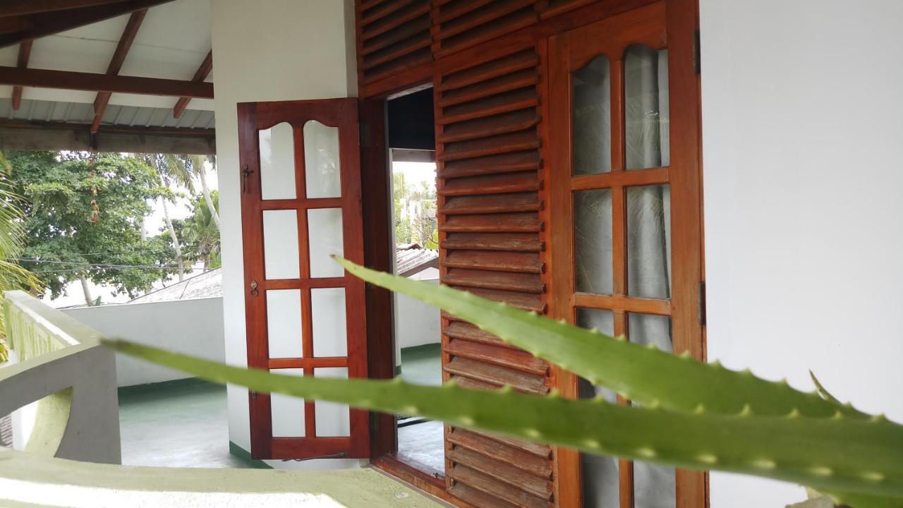 Julie Guest House Tangalle Exterior foto