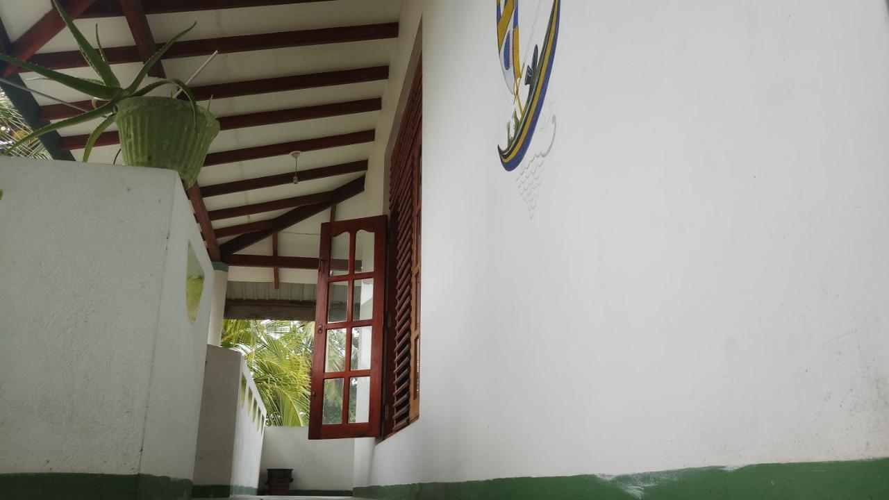 Julie Guest House Tangalle Exterior foto